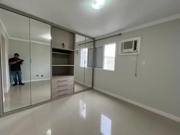 Imagem Apartamento com 2 dormitórios à venda, 77 m² por R$ 710.000,00 - Gonzaga - Santos/SP
