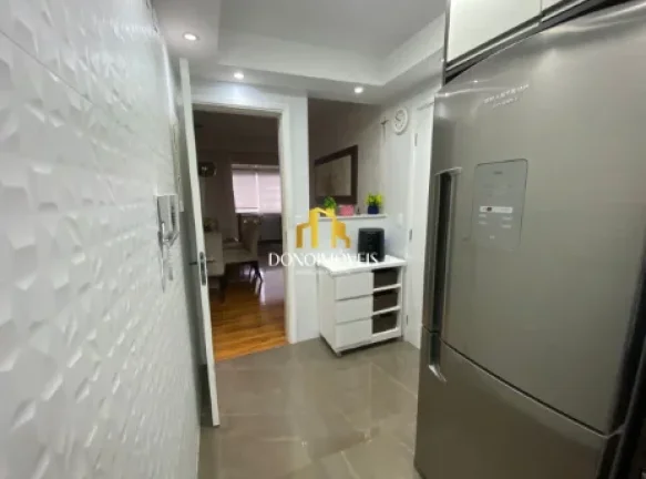 Imagem Apartamento com 03 dormitórios, todos suítes com sacada equipada com tela, vidro e blackout. Possu...