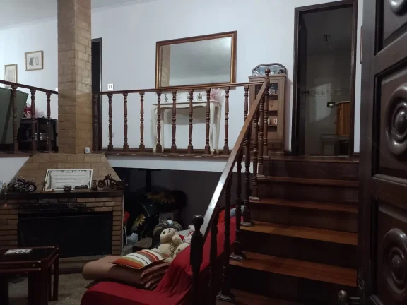 Imagem Casa Sobrado Mairiporã - 345M², 3 Dorms, 4 Vagas, Piscina, Churrasqueira, Varanda, Lareira, Banheiro.