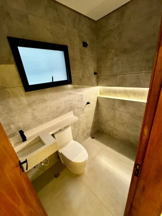 Imagem Casa com 2 dormitórios, sendo 1 suíte à venda no bairro Jardim Layr em Mogi das Cruzes