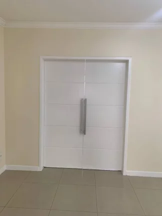 Imagem Apartamento 4/4 com área de lazer no Condomínio Edifício Saint Germain