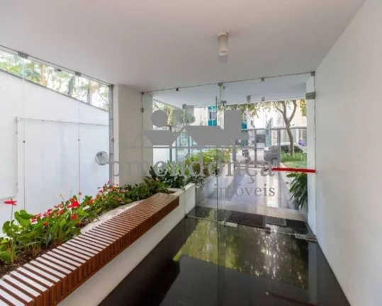 Imagem Apartamento em Higienópolis com 4 quartos sendo 2 suítes e 2 vagas, 209m².