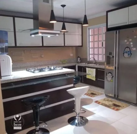 Imagem Casa 480m² com espaço gourmet e piscina, 7 quartos, 5 vagas de garagem à venda por R$ 2.500.000 - Piçarras - Guaratuba/PR