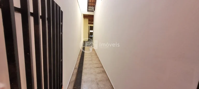 Imagem Casa à venda em Campo Grande-MS, bairro Coronel Antonino: 2 quartos, 1 sala, 2 banheiros, 2 vagas, 140m² de área. ¡Não perca!
