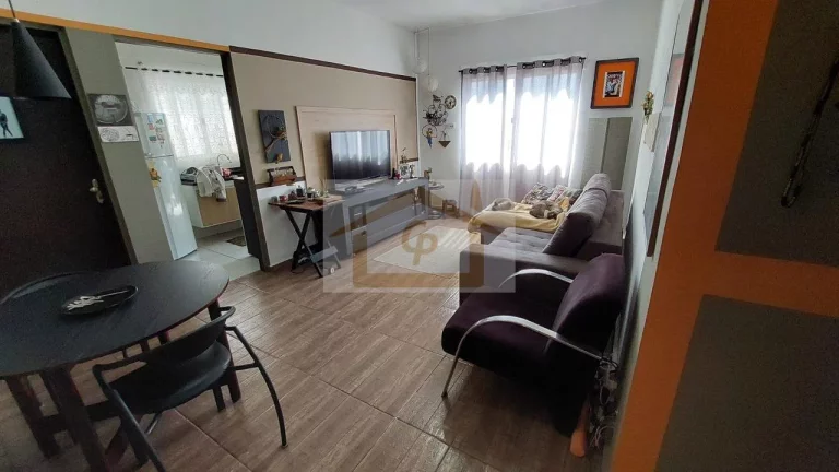 Imagem Casa Térrea, 2 quartos sendo um suíte , condomínio com Clube, 3 vagas