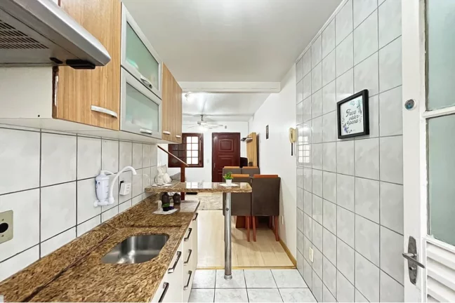 Imagem VNMC 100 Casa 610191037-90 - Casa à venda no bairro Vila Nova - Porto Alegre/RS