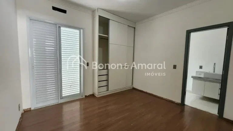 Imagem Casa a venda com 3 quartos no condomínio Jacarandás em Betel, Paulínia.

Sobrado amplo com living...