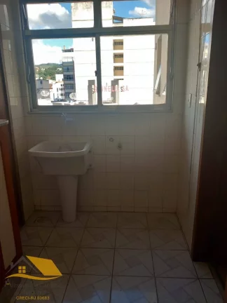 Imagem Vendo Apartamento no Centro com 2 Quartos mais Dependência Completa e ELevador
