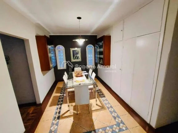 Imagem Encantadora residência com 180m² de construção, perfeita para quem busca conforto, praticidade e...