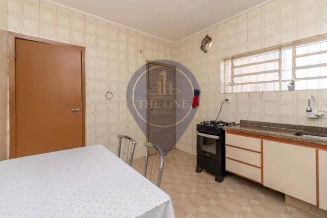 Imagem Imóvel Residencial Espaçoso e Aconchegante no Jabaquara: 3 quartos, 1 suíte, 2 salas, 3 banheiros, 2 vagas de garagem, 210m² de área - São Paulo-SP.