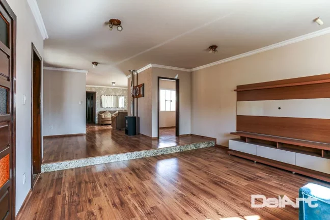 Imagem Residência térrea - Estilo Clássico - (400m2 de construção aproximadamente) - com piscina - 750m2 de terreno - Bairro Bom Jesus