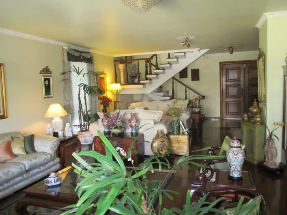Imagem Sobrado à venda com 4 quartos, sendo 4 suítes, em Jardim Guedala, São Paulo - SP