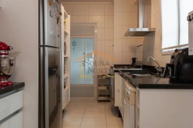 Imagem Apartamento 3 dormitórios, sendo 2 suítes, 1 delas máster com closet, piso laminado, sala ampla, ...