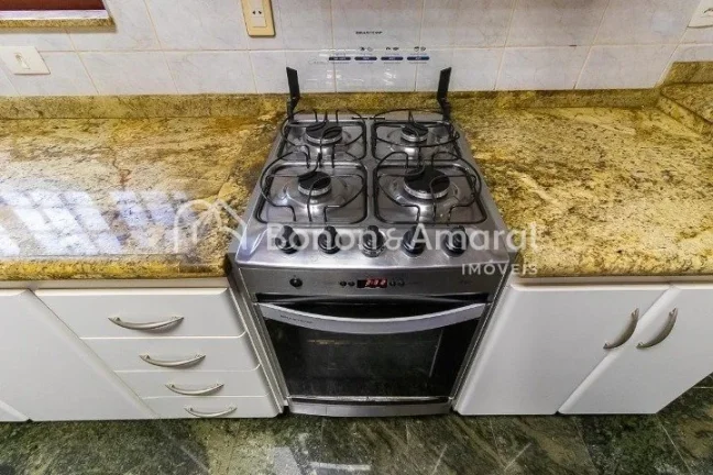 Imagem Ampla e confortável, esta excelente residência conta com 330m² de área construída, oferecendo e...