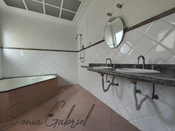 Imagem Casa no Condomínio Millenium, no bairro Jardim Recanto, com 3 Quartos, 336 m² por R$ 1.950.000, 00, em Valinhos, São Paulo.