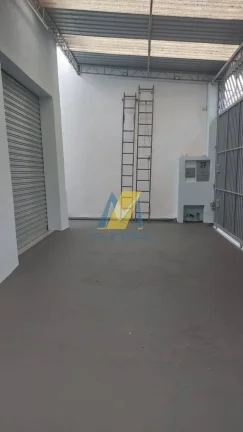 Imagem Casa comercial ampla, pronta para estruturar sua clínica ou escritório.