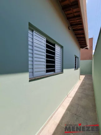 Imagem CASA A VENDA SEMINOVA BAIRRO CAMBUHY LEME - 2 DORM. GARAGEM COBERTA