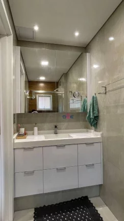 Imagem Lindo sobrado triplex com 2 suites, 4 banheiros, espaço goumert com churrasqueira, garagem box , piscina e salão de festas.