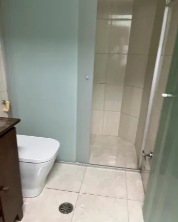 Imagem Vendo Sobrado em Condomínio Fechado 5 dormitórios