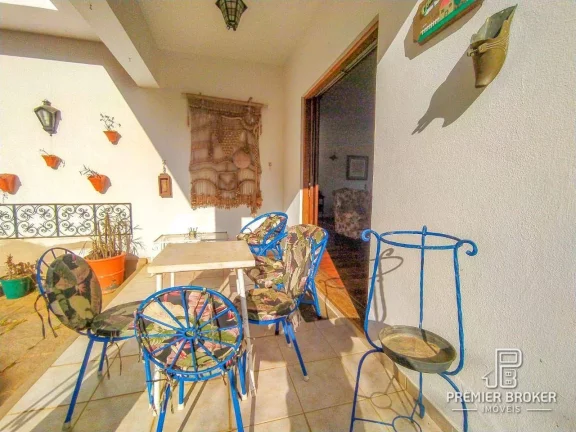 Imagem Casa com 4 dormitórios à venda, 330 m² por R$ 950.000,00 - Albuquerque - Teresópolis/RJ
