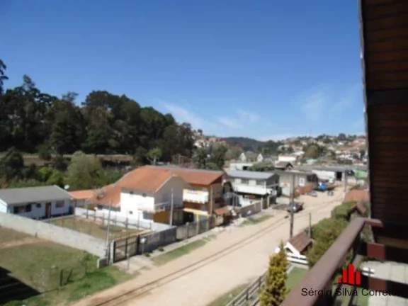 Imagem Casa a venda com 03 quartos na Região do Portal de Campos do Jordão.