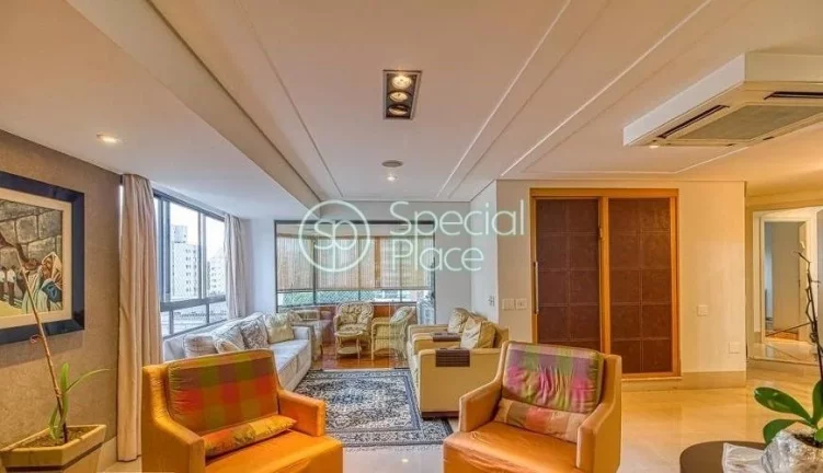 Imagem Amplo apartamento à venda com 3 quartos, sendo 3 suítes, e 4 banheiros no total. Este apartamento ...
