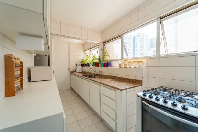 Imagem Apartamento Rua Tabapuã - 121M², 3 Dorms, 1 Suíte, 2 Vagas Cobertas e Livre, Piscina, Academia, Churrasqueira.
