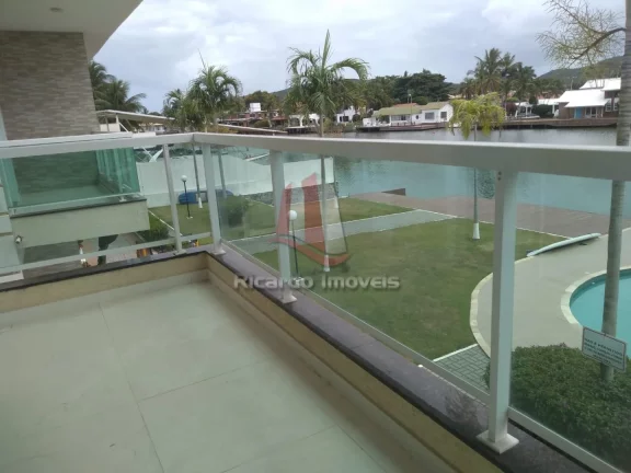 Imagem Casa Alto Padrão Frente c/ 4 Suítes e Canal Navegável