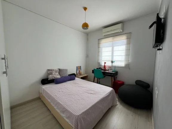 Imagem Casa com 5 quartos à venda, 180 m²