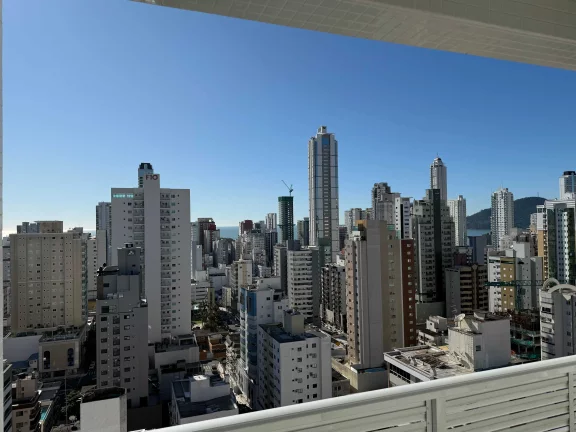 Imagem Apartamento 3 suítes e 3 vagas de garagem no Centro de Balneário Camboriú/SC