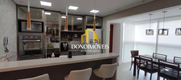 Imagem O apartamento no Condomínio SKY Patriani, em Santo André, tem 83m² e conta com 2 suítes, 2 vagas...