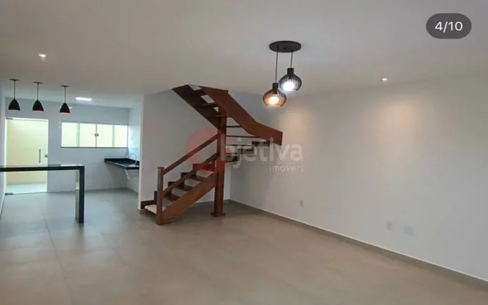 Imagem Casa Triplex em condomínio, 2 quartos, Jardim Peró - Cabo Frio