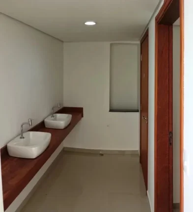 Imagem Salão comercial para locação em Sorocaba-SP, Jardim Santa Rosália: 3 salas, 3 banheiros, 2 vagas garagem, 180m². Venha conferir!