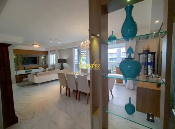 Imagem Apto em condomínio fechado com 03 suites mobiliado e decorado