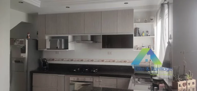 Imagem Santo André Cobertura 176M², 3 dormitórios, sendo 1 reversível, 1 suíte, 2 vagas, espaço gourmet, ótima localização e valor !!!