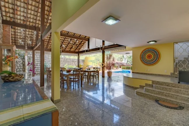 Imagem BELÍSSIMA CASA COM 04 QUARTOS, SENDO 03 SUÍTES, COM UMA LINDA PISCINA, À VENDA EM FRADINHOS, VITÓRIA/ES!