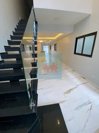 Imagem Sobrado no Tupi em Praia Grande/SP, 3 dormitórios, churrasqueira, R$ 880mil