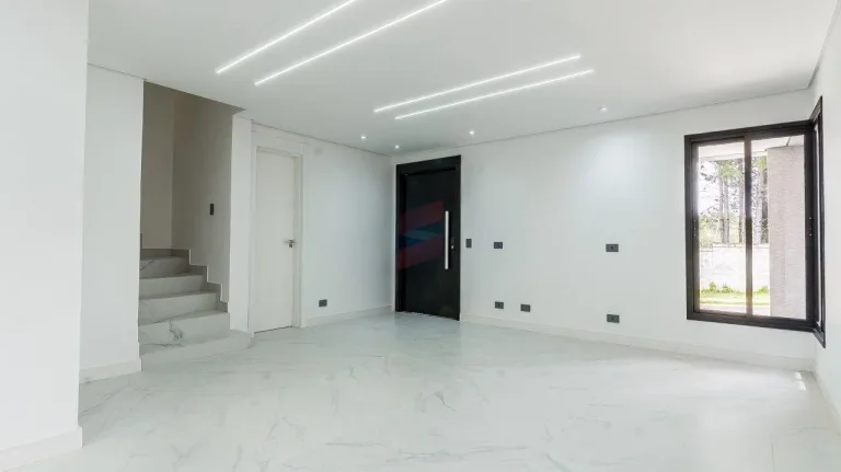 Imagem CASA com 4 dormitórios à venda com 190m² por R$ 1.199.000,00 no bairro Santa Cândida - CURITIBA / PR