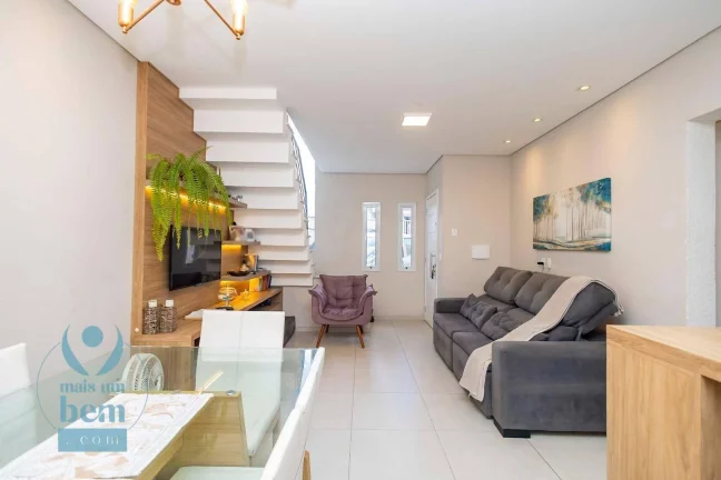 Imagem Sobrado com 3 quartos (1 suíte), 4 vagas de garagem à venda por R$ 780.000 - Pinheirinho - Curitiba/PR