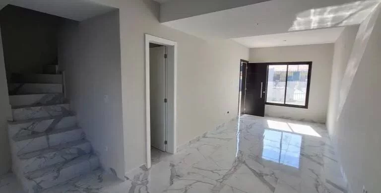 Imagem Sobrado Novo no Xaxim a partir de R$619mil
