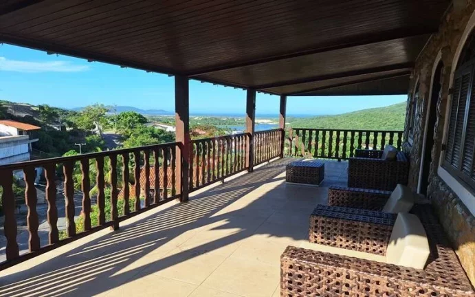 Imagem Belíssima casa de 7 quartos a venda no Bosque do Peró em Cabo Frio.