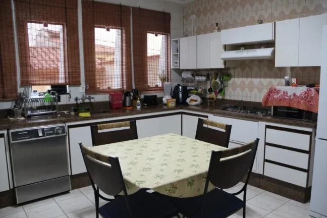 Imagem Sobrado para Aluguel por R$9.500,00/Mês com 300m², 3 dormitórios, 1 suite e 5 vagas - Vila jacuí, São paulo / SP - Cód. BDI24751