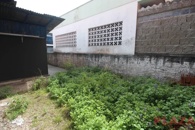 Imagem Terreno com 2 Casas + Depósito | Oportunidade de Investimento em Balneário Camboriú