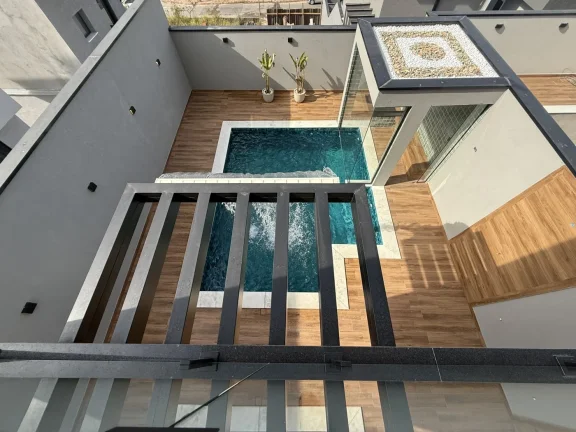 Imagem Linda Casa de 3 Suítes, Sauna, Piscina, Cascata Deslumbrante