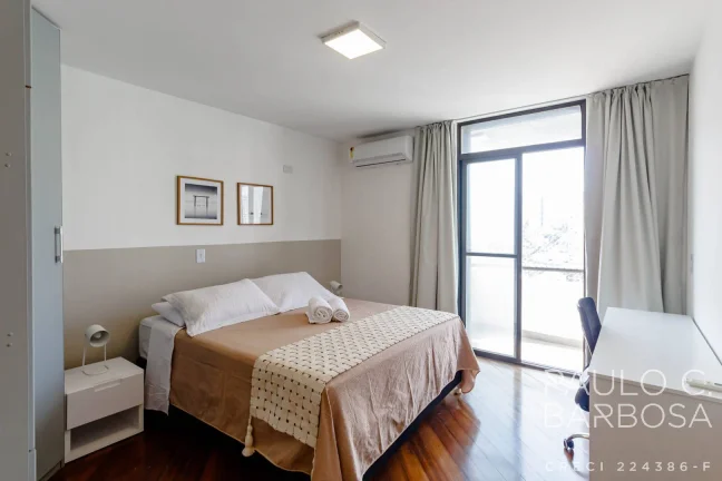 Imagem Pinheiros Cobertura com 3 dormitórios ( 2 Suítes) - 3 Vagas - 240m²