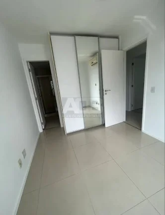 Imagem Apartamento à venda na Barra da Tijuca, 140m2, 4Qtos, 2vgas, Quadra d Praia