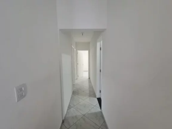 Imagem Casa à venda no Centro de Ubatuba-SP: 4 quartos, 2 suítes, 1 sala, 3 banheiros, 3 vagas de garagem - 210m² de área.