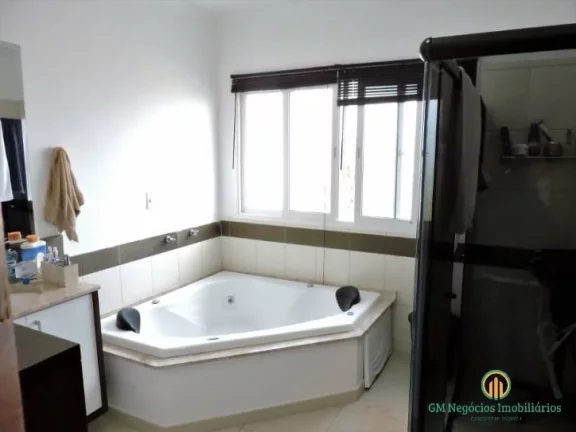Imagem Golf Village - 4 suítes, área gourmet e piscina!