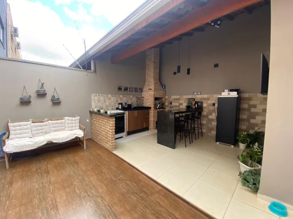 Imagem Charmosa Casa à Venda no Bairro Village, Tatuí, SP!