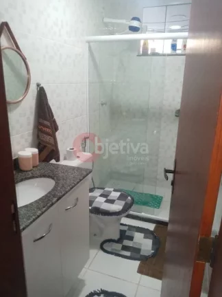 Imagem Apartamento com 2 dormitórios à venda, 81 m² por R$ 220.000,00 - Vinhateiro - São Pedro da Aldeia/RJ